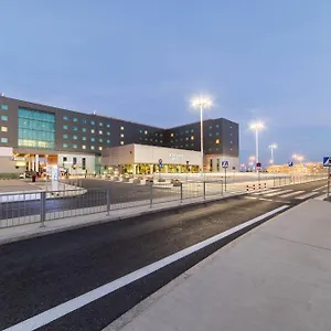 Courtyard By Marriott Airport Varšava